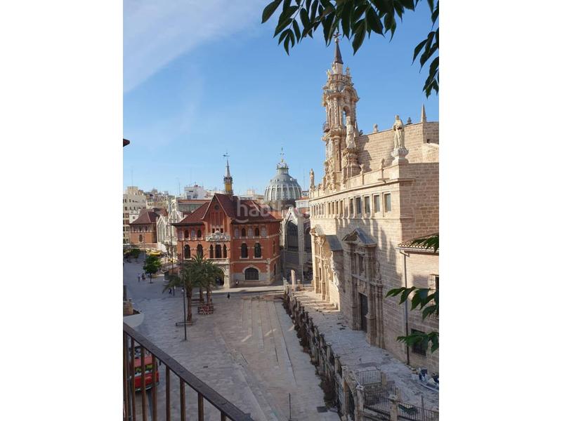 Foto 01773065-ac8c-4738-bbd9-917292bb68bc. Edifici a El Mercat Valencia