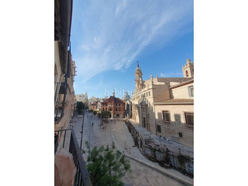 Foto 6fa7910b-bf89-4ae8-8dd1-141fc02e50d9. Edifici a El Mercat Valencia