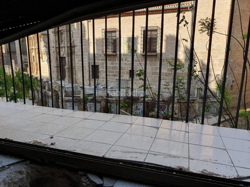 Foto 752cbe44-67c5-46f7-b223-74c016fd5617. Edifici a El Mercat Valencia