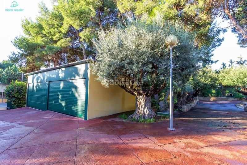 Foto 4a9e6a80-c656-4536-9c21-5568cc9dedbe. Casa amb calefacció aparcament piscina a Santa Faz Alicante