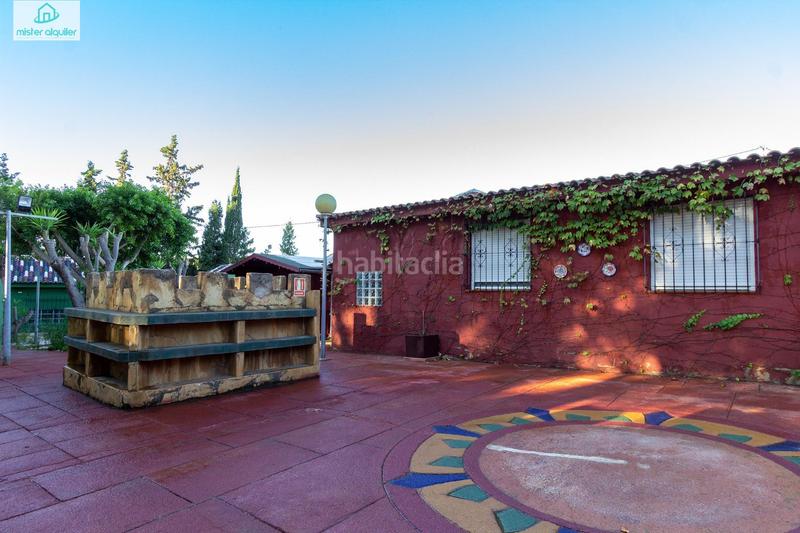 Foto e8adbc6b-1e39-4c34-b5e6-e8ad71a25c96. Casa amb calefacció aparcament piscina a Santa Faz Alicante