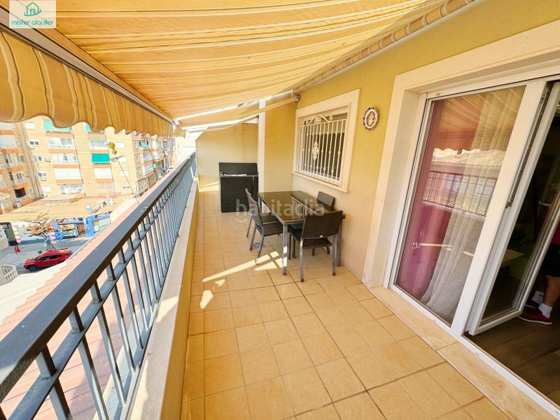 Foto ae9bcca1-7ff7-4f34-b803-bb8c5183ac54. Alquiler ático en calle colon 8 precioso apartamento atico duplex vistas al mar en Campello (el)