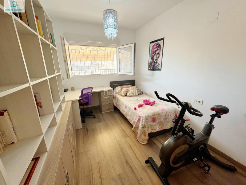 Foto b659241b-7245-48ea-b046-576c67fc2e4d. Alquiler ático en calle colon 8 precioso apartamento atico duplex vistas al mar en Campello (el)