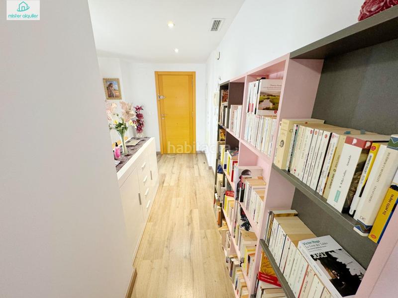Foto ce59bd75-e14e-4193-aab2-cb80c6edd0a6. Alquiler ático en calle colon 8 precioso apartamento atico duplex vistas al mar en Campello (el)