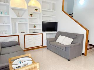 Location Maison à Calle del vall de laguar 6. Chalet adosado en el campello