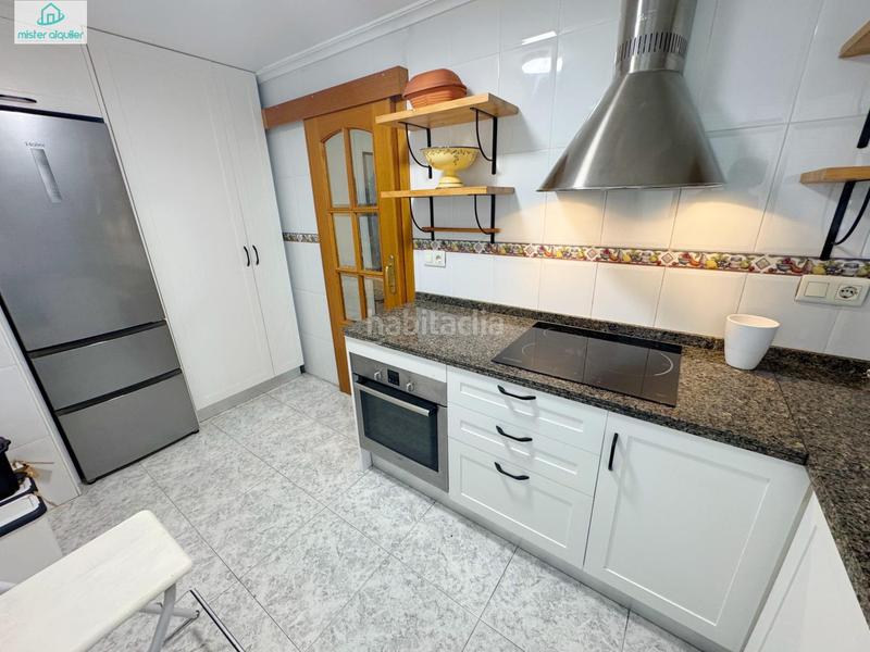 Foto 26fef3c9-7eff-4ac1-ba47-a95d7d4972e4. Location appartement dans calle sant bartolomeu 128 dans Campello (el)