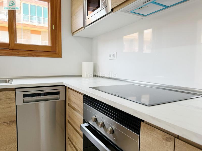 Foto 2d1a226a-4e3b-4382-b7c3-6d098ef111aa. Alquiler apartamento en calle ruperto chapi 4 en Campello Playa Campello (el)
