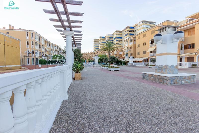 Foto 6fd939d5-e744-4aee-8043-fca458706a93. Alquiler apartamento en calle ruperto chapi 4 en Campello Playa Campello (el)