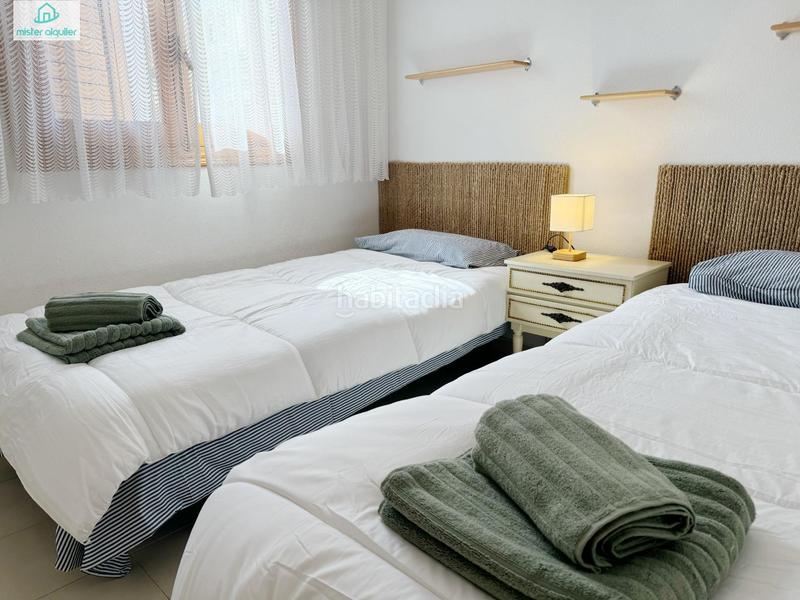 Foto acd7d19e-a651-419b-bfee-201f26ad1642. Alquiler apartamento en calle ruperto chapi 4 en Campello Playa Campello (el)
