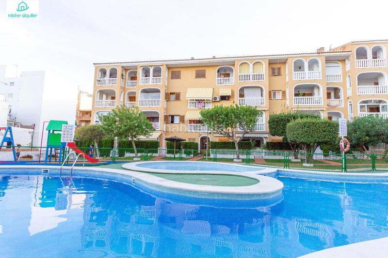 Foto d68f0bc8-231d-4210-8590-1c81dab652de. Alquiler apartamento en calle ruperto chapi 4 en Campello Playa Campello (el)