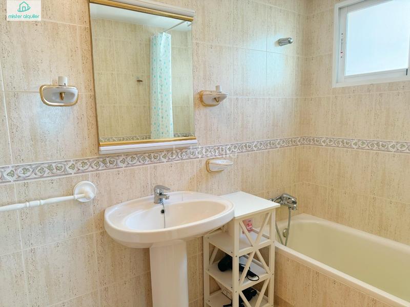 Foto ddeec473-625d-4f48-8ebb-5097006bb9a0. Alquiler apartamento en jaume i el conqueridor 3 en Campello (el)