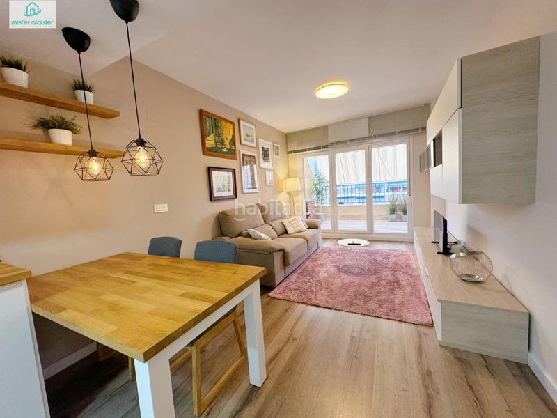 Foto 8e5c743a-4caf-4446-91e6-c5b24b9eb525. Affitto attico in colon 8 in Campello Playa Campello (el)