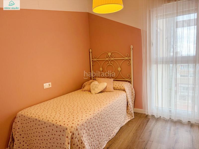 Foto b3cfa1be-6100-43be-8723-6cb8628db6b7. Affitto attico in colon 8 in Campello Playa Campello (el)