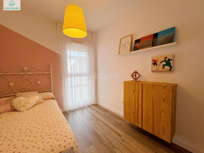 Foto 1637ecc7-d18c-4070-9ab6-6e6ddfa5b5b0. Location attique dans colon 8 dans Campello Playa Campello (el)
