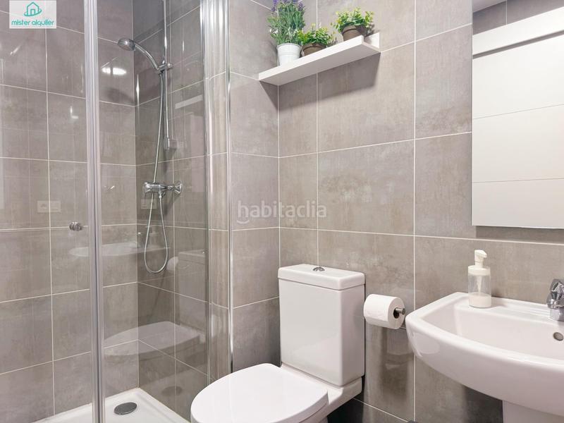 Foto 174f2a19-b79c-4068-8131-94c32e411b40. Location attique dans colon 8 dans Campello Playa Campello (el)