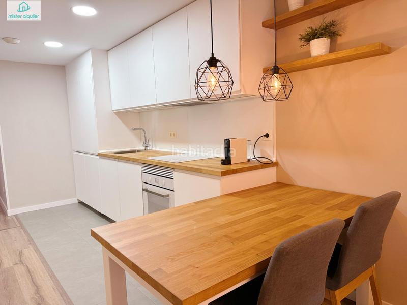 Foto 28eefadc-ca57-44cc-8067-a02684e0a569. Location attique dans colon 8 dans Campello Playa Campello (el)