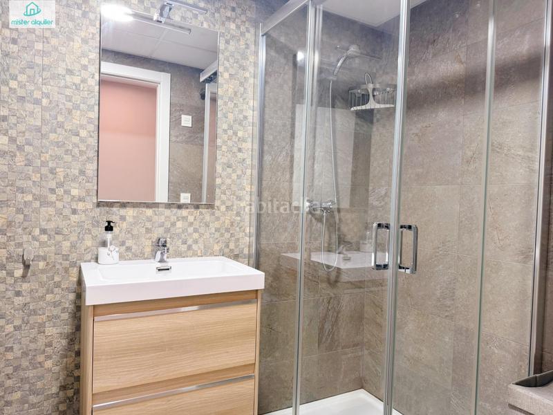 Foto 3be1f8af-52c4-45c2-8162-212a9e322983. Miete dachwohnung in colon 8 in Campello Playa Campello (el)