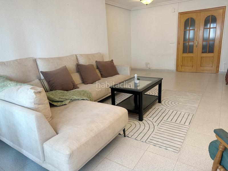 Foto c66cedfa-2f92-4006-b4c2-fb687db3fe67. Affitto piccolo appartamento in calle colon 12 b in Campello (el)