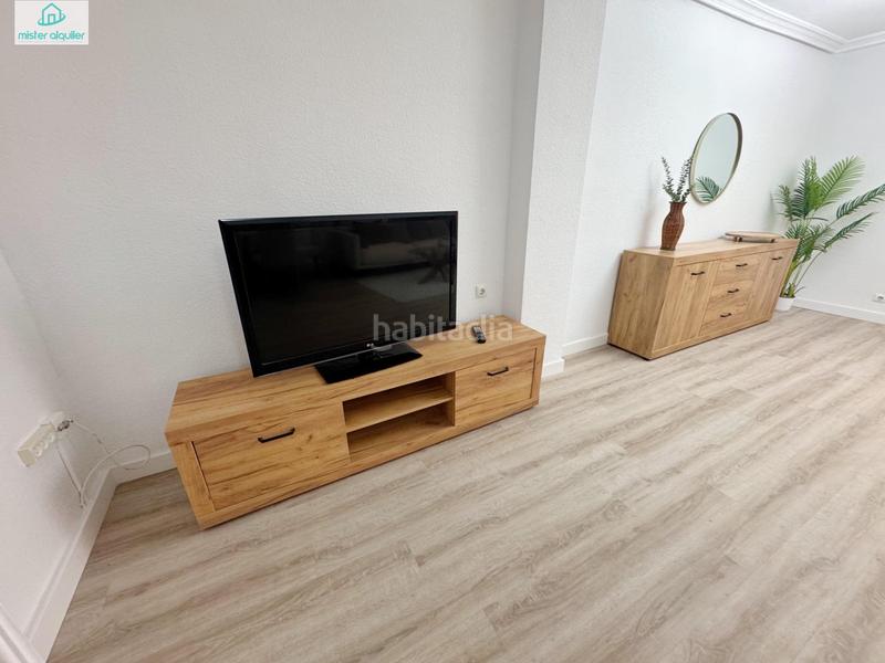 Foto 234a8667-6657-43bb-aa25-7519674b7d0f. Lloguer apartament a calle colon 12 b a Campello Playa Campello (el)