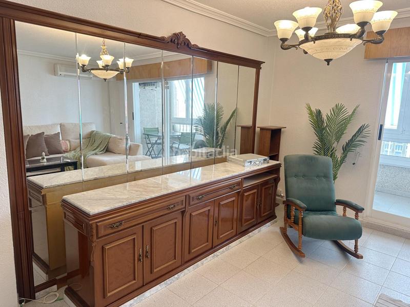 Foto 2485026c-0d2a-4001-9b8d-40343b2c5681. Lloguer apartament a calle colon 12 b a Campello Playa Campello (el)