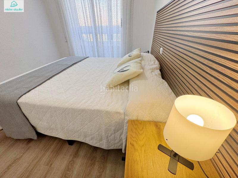 Foto 8f95694c-561e-4394-8c72-ba896fac7721. Lloguer apartament a calle colon 12 b a Campello Playa Campello (el)