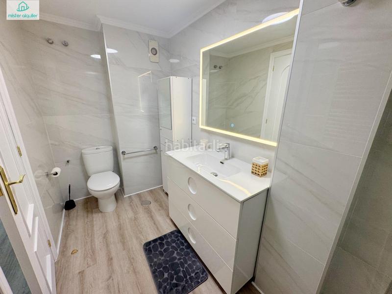 Foto db254ab6-2e3f-447d-a9fe-52033c035435. Lloguer apartament a calle colon 12 b a Campello Playa Campello (el)