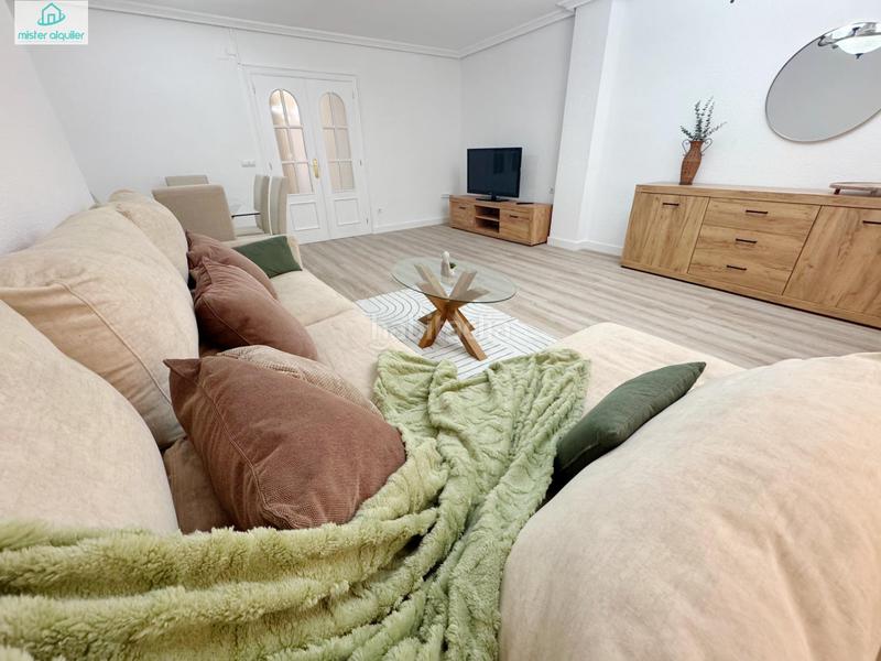 Foto 1b45d69e-b6ce-4559-8b59-177696a5ab98. Location appartement dans calle colon 12 b dans Campello Playa Campello (el)