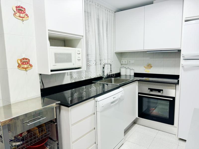 Foto 9294610d-cb79-4d7d-8d15-445e51127f63. Miete appartement in calle colon 12 b in Campello Playa Campello (el)