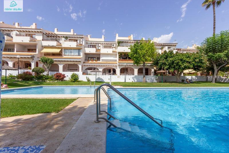 Foto d5f19f1a-0151-436a-9018-a118826613af. Lloguer casa adossada a avenida almadraba 9 a Pueblo Español-Coveta Fumá Campello (el)