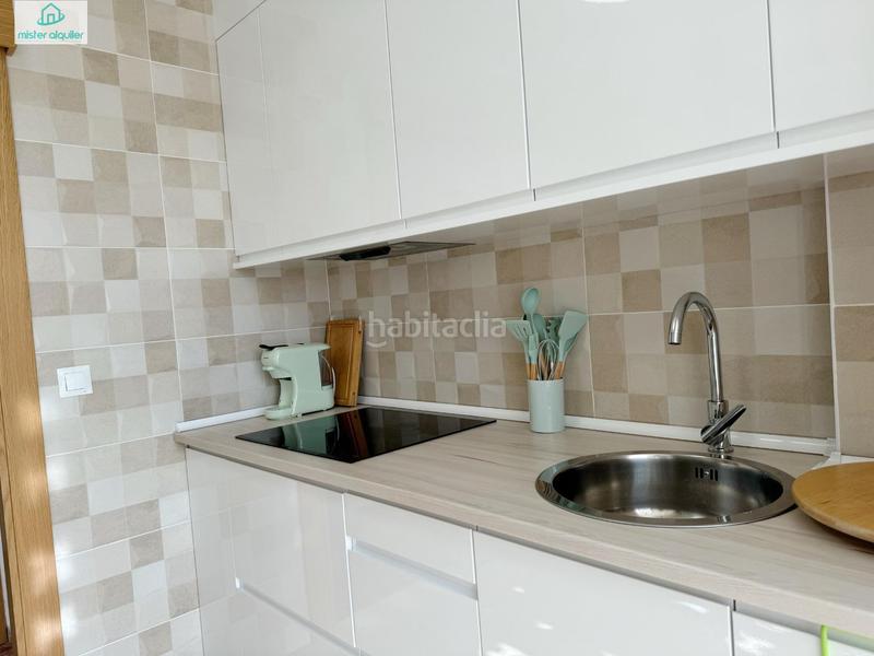 Foto 76966d1c-bf4c-43b4-afc6-0245b2ba4aa9. Rent apartment in sant bartolomeu 26 in Campello Playa Campello (el)