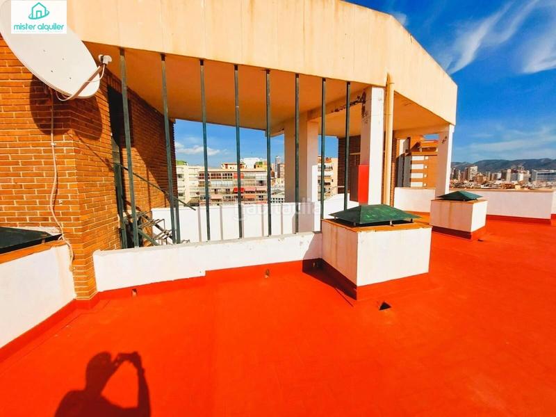 Foto 82ca23d2-9775-4621-880c-19586ff67dbf. Lloguer apartament a avenida avenida de ricardo bayona 8 a Benidorm