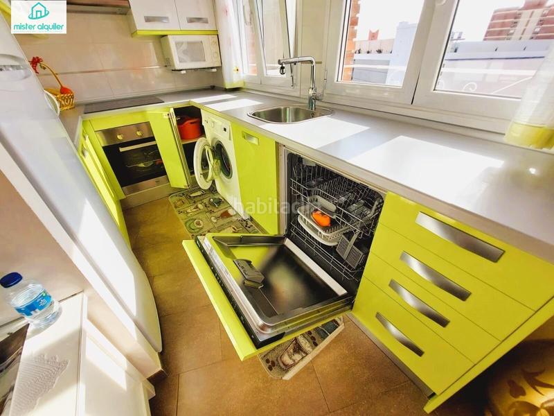 Foto 1497d4d4-2f2d-4bf6-a3fa-b19c0253fc09. Alquiler apartamento en avenida avenida de ricardo bayona 8 en Benidorm