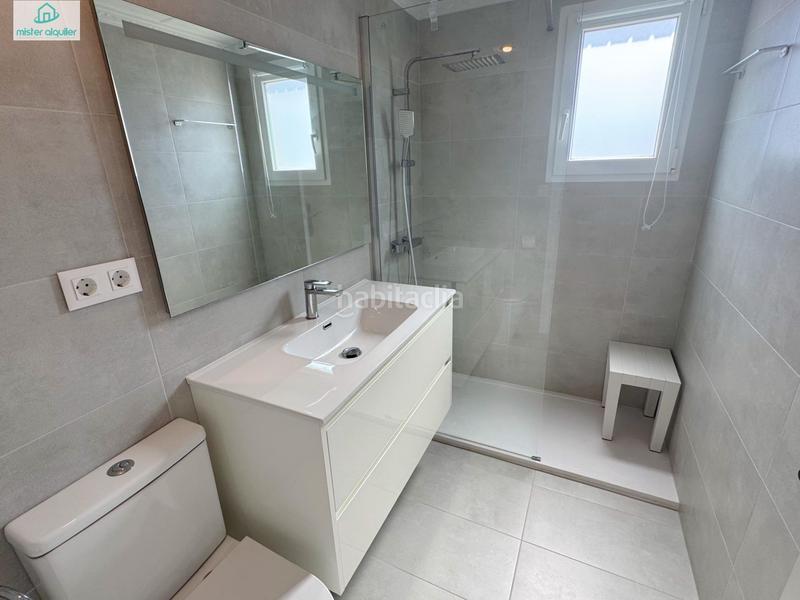 Foto eef565a5-a30c-4236-a90f-272bfd01af61. Lloguer apartament a avenida belgica 5 a Juzgados - Plaza de Toros Benidorm