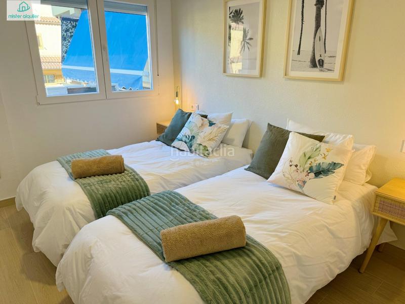 Foto 0cc8beee-21ef-4c90-9e47-44b6d7dca76d. Rent apartment in calle sant bartolomeu 119 in Campello Playa Campello (el)