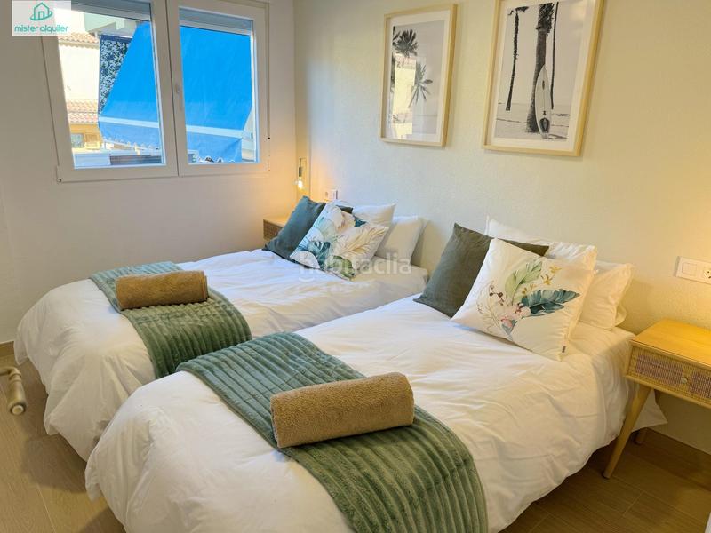 Foto c0db3f7e-51d2-4df6-ade0-88157281f12f. Rent apartment in calle sant bartolomeu 119 in Campello Playa Campello (el)