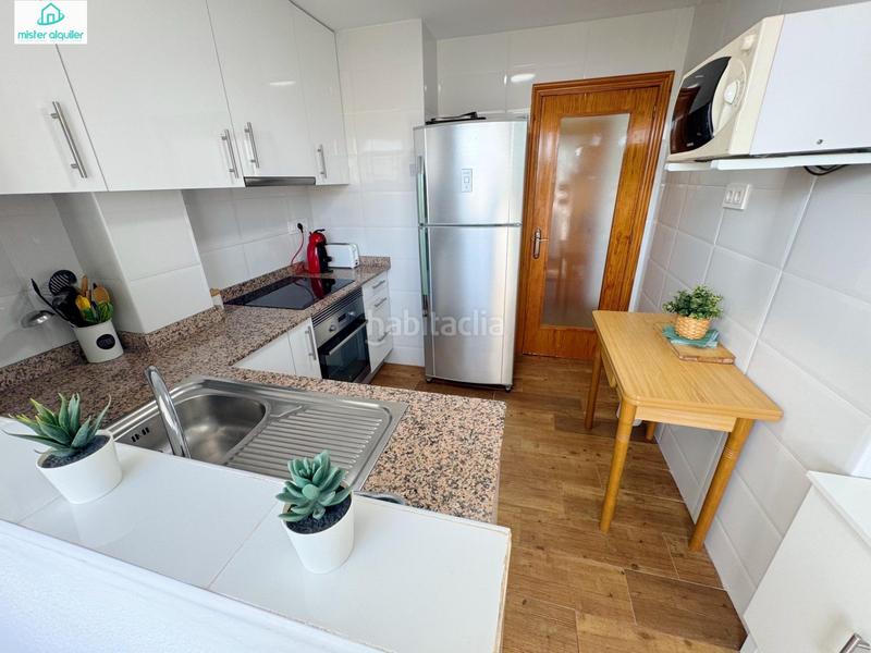 Foto 755a633c-550b-4443-b4d3-18e5fcfdd049. Alquiler apartamento en sant bartolomeu 111 amplio apartamento junto al mar en el campello, en urbanización con piscina y todas las comodidades en Campello (el)