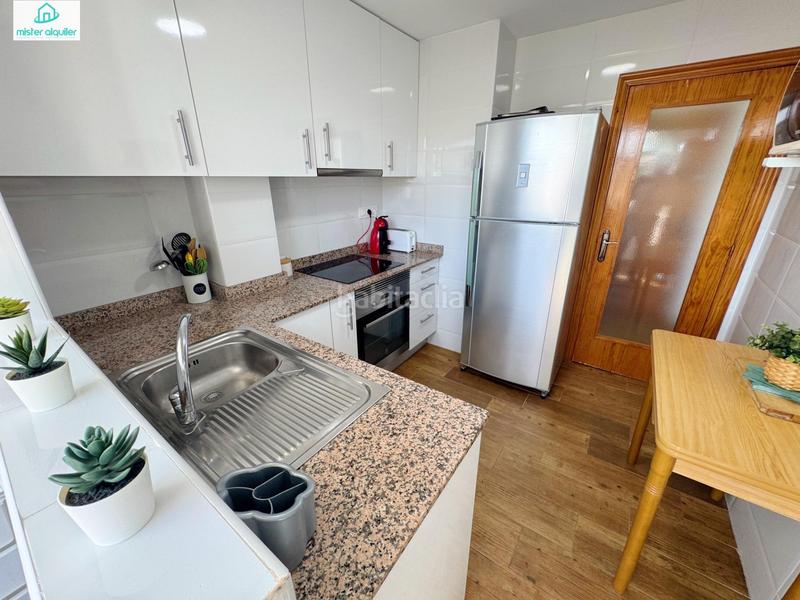 Foto f41cc7c1-8195-4fcd-b741-10a23bb5c85b. Alquiler apartamento en sant bartolomeu 111 amplio apartamento junto al mar en el campello, en urbanización con piscina y todas las comodidades en Campello (el)