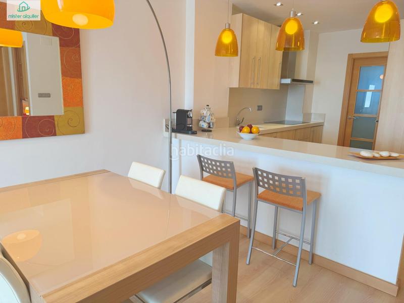 Foto 8dff8c5c-8ac6-4ba3-b72d-eff0f9ce6274. Rent ground floor in alcoy 30 in Campello Playa Campello (el)