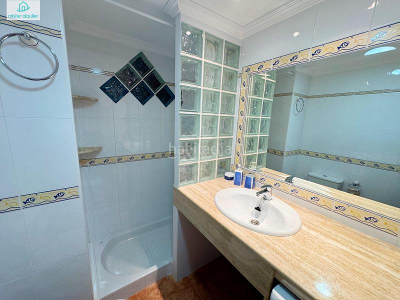 Foto f73fefe9-d1dd-4d5e-910f-878bb0a97c80. Location appartement dans calle sant vicent 109 dans Campello (el)