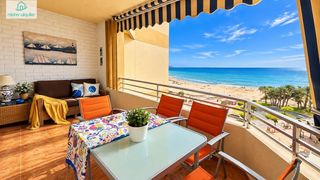 Lloguer Apartament a Calle sant vicent 109. Espectacular apartamento frente al mar, con terraza, luz todo el