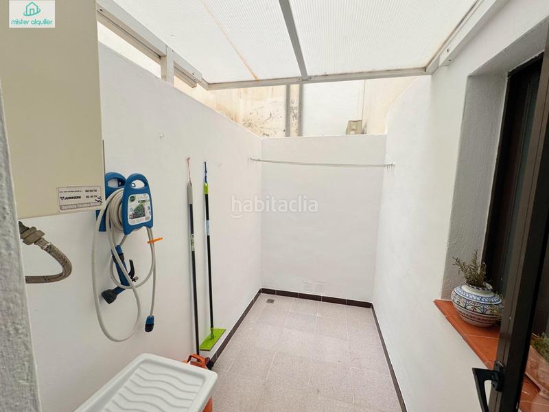 Foto a4ae62eb-5d0a-40cb-ae78-b09b1d676b77. Lloguer casa a albayna 3 a Pueblo Español-Coveta Fumá Campello (el)