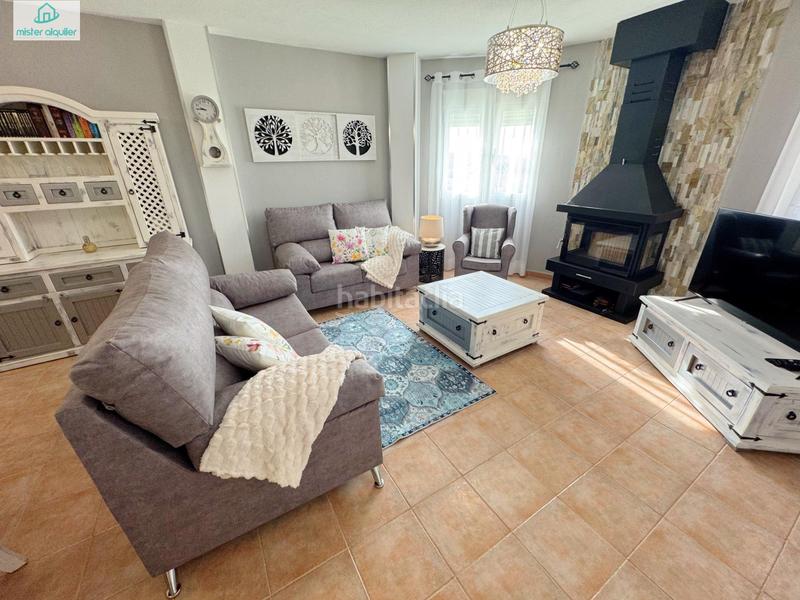 Foto feb390d5-3b5a-4d33-9749-9620c315e61f. Miete chalet in calle río miño 35 in Castalla