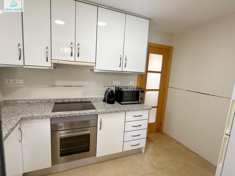 Foto 1a48c560-2e87-4d18-91c6-ef05dbc94405. Lloguer apartament a avenida alcoy 7 a Campello Playa Campello (el)