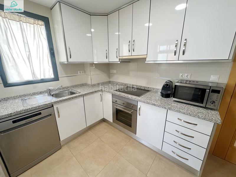 Foto 4029903d-25f3-4c2c-8c5d-1eb0d321eec5. Lloguer apartament a avenida alcoy 7 a Campello Playa Campello (el)