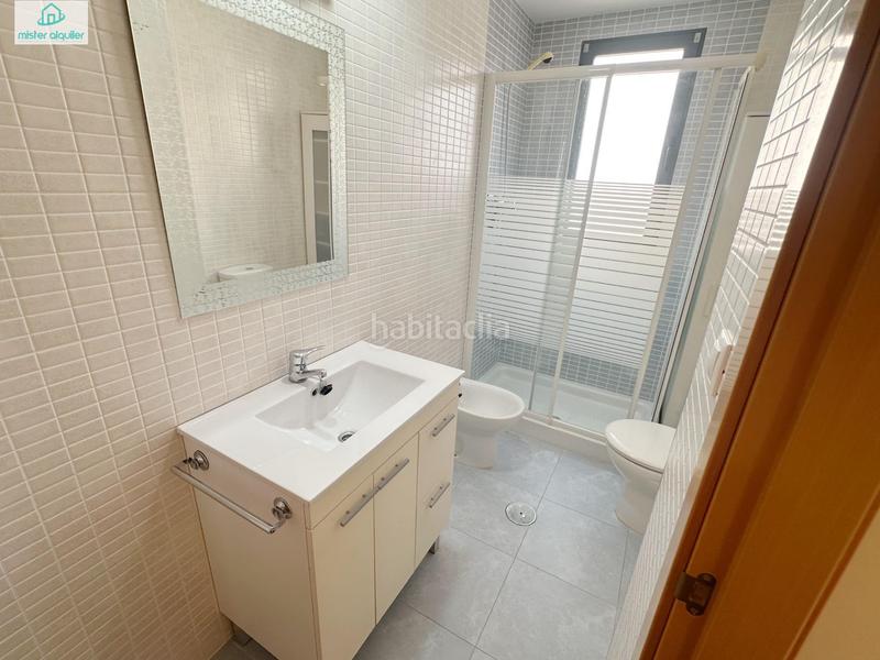 Foto 79ed414c-8b5b-4903-8c51-d0c4fbcafeb6. Lloguer apartament a avenida alcoy 7 a Campello Playa Campello (el)