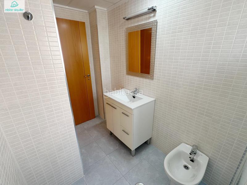 Foto b9eff9bb-1080-46c9-b157-daec3cc37f78. Lloguer apartament a avenida alcoy 7 a Campello Playa Campello (el)