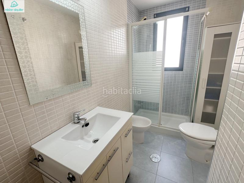 Foto e2a30802-b010-4185-8506-75aefa6d3015. Lloguer apartament a avenida alcoy 7 a Campello Playa Campello (el)