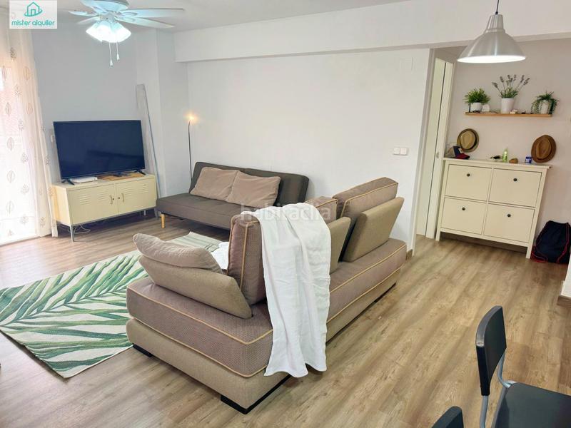 Foto 10c46b5c-72bf-4dc7-8e31-4cf524b0401c. Alquiler apartamento en gabriel miro 16 apartamento moderno y luminoso a un paso del mar en el campello en Campello (el)