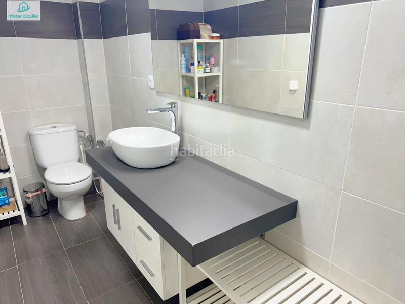 Foto 2f3823b3-c8ce-44ad-a8d1-822b682601fe. Alquiler apartamento en gabriel miro 16 apartamento moderno y luminoso a un paso del mar en el campello en Campello (el)