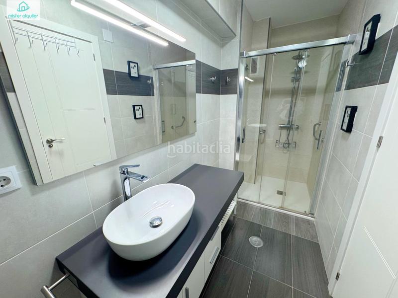 Foto 2f94df44-f30c-4955-adb0-3956dd702bf2. Alquiler apartamento en gabriel miro 16 apartamento moderno y luminoso a un paso del mar en el campello en Campello (el)